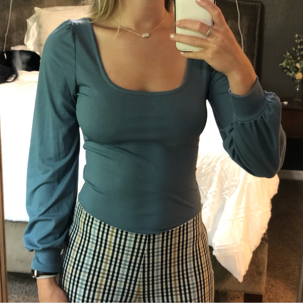 Ribbed Puff Sleeve Blouse